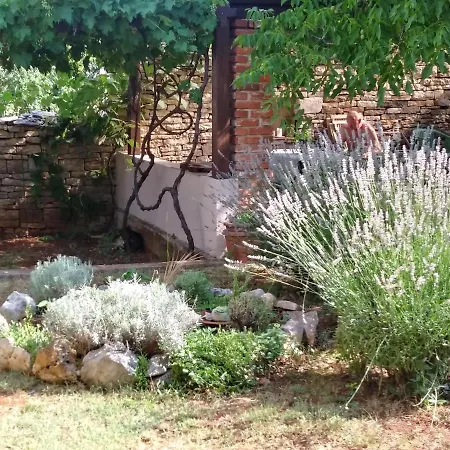 Stonehouse Zena With Outdoor Kitchen And Garden