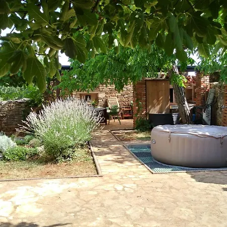 Stonehouse Zena With Outdoor Kitchen And Garden
