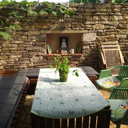 Semesterbostad Stonehouse Zena With Outdoor Kitchen And Garden Jurici