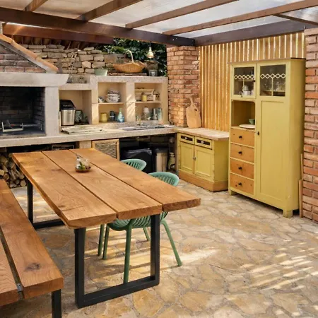 Stonehouse Zena With Outdoor Kitchen And Garden Semesterbostad Jurici