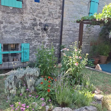 Semesterbostad Stonehouse Zena With Outdoor Kitchen And Garden *